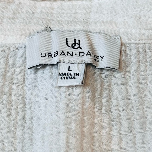 Urban Daizy Soft Gauzy Button Front Vintage Shirt Raw Frayed Hem Oversized Sz L - Picture 9 of 11